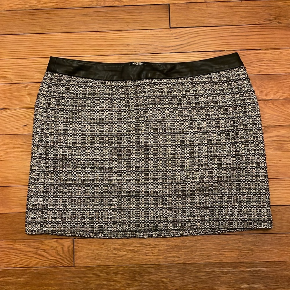 Adorable Gap Mini Skirt